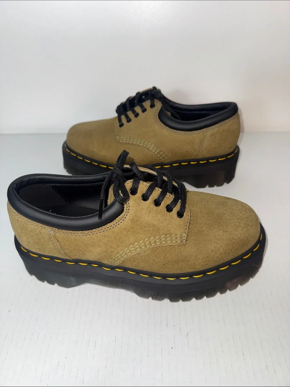Dr. Martens 8053 Tumbled Nubuck Leather Platform Shoes size 8 NWOT